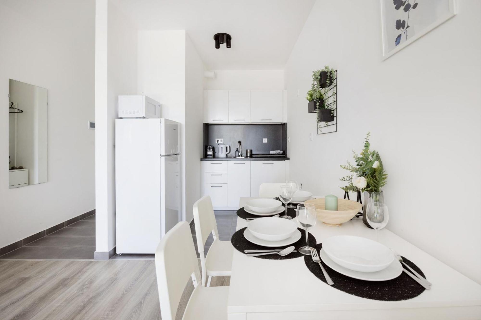 Apartamento Modern Riverfront With Free Parking *
