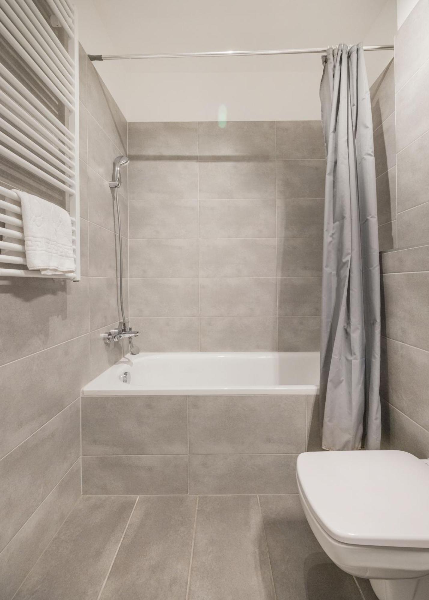 Modern Riverfront With Free Parking Apartamento