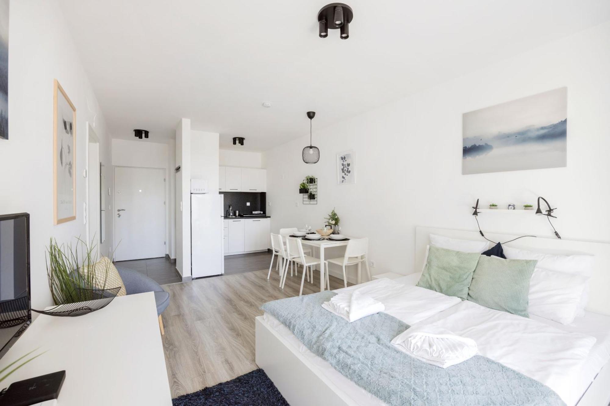 Apartamento Modern Riverfront With Free Parking